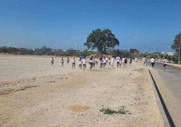 תלמידי אורט זאב בוים רוגוזין ביום סיירות בדיונות אשקלון