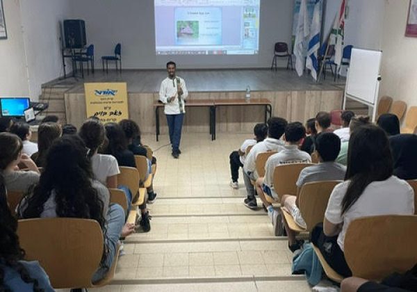 מציינים את חג הסיגד באורט בוים